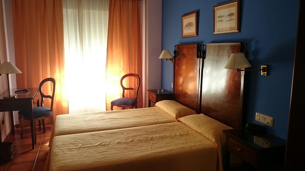 Hotel Iberia Plaza America Caceres Phòng bức ảnh