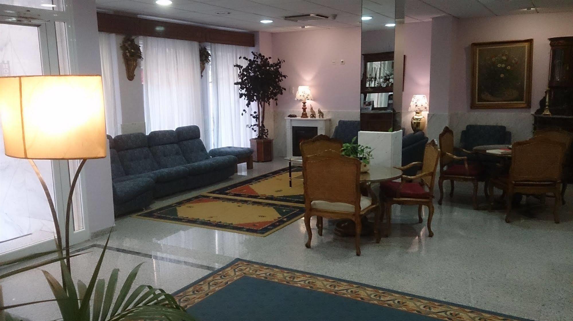 Hotel Iberia Plaza America Caceres Ngoại thất bức ảnh